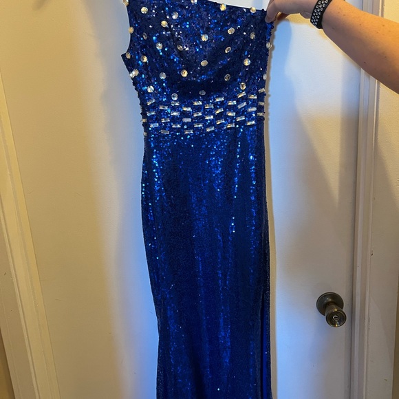 Royal blue one shoulder sequins and rhinestone, floor length Prom dress Size 2 - Picture 1 of 4